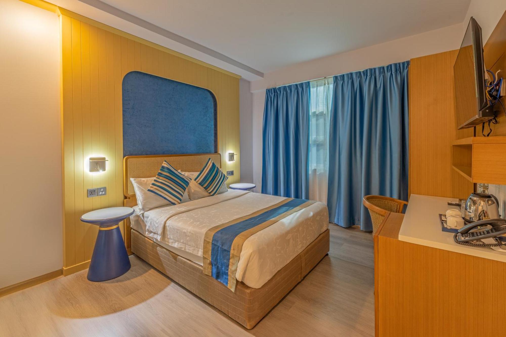 UMET Seaview Hotel Malé Extérieur photo