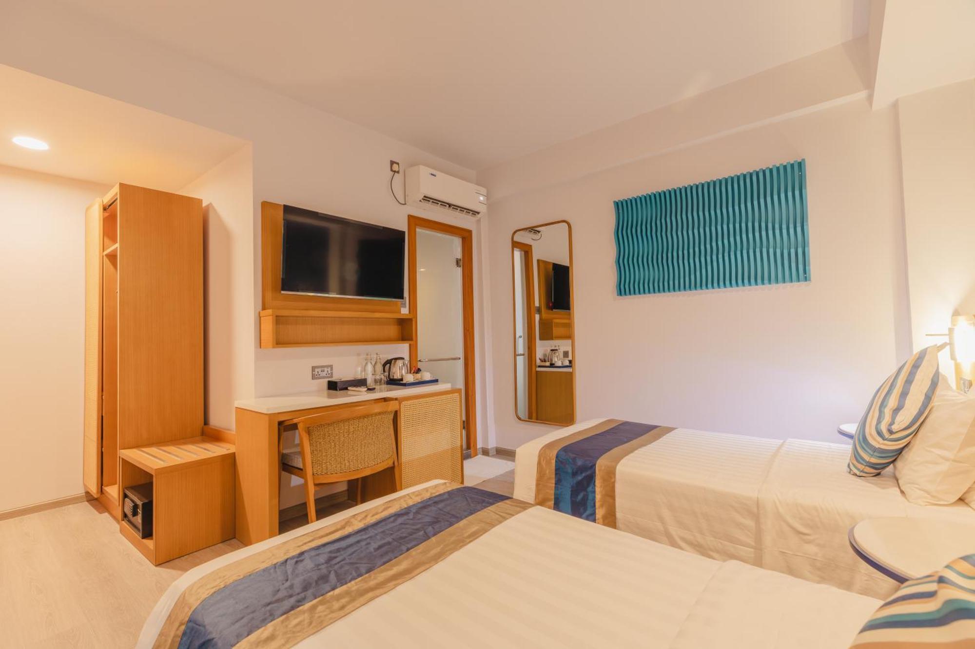 UMET Seaview Hotel Malé Extérieur photo