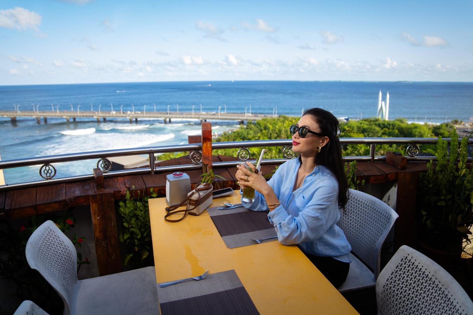 UMET Seaview Hotel Malé Extérieur photo